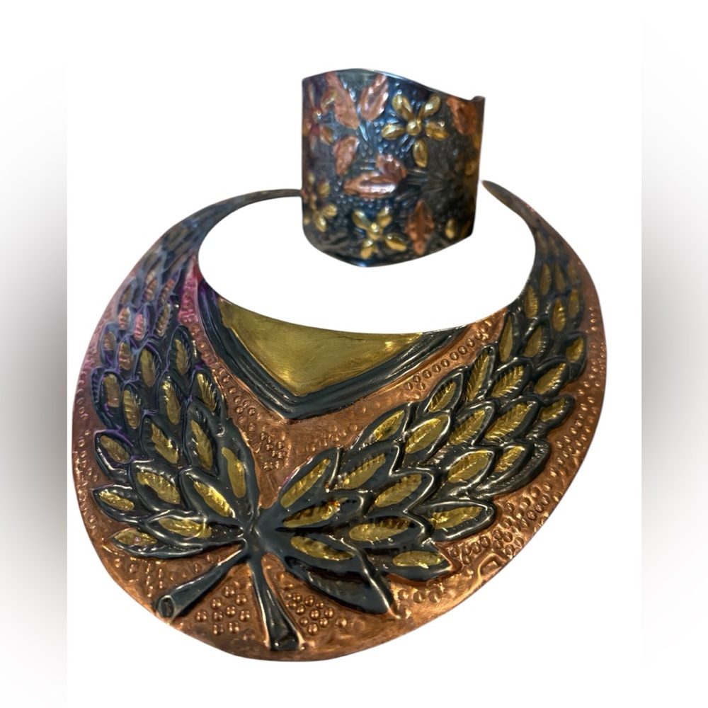 Elegant Gold and Black Leaf Necklace and Cuff Set
